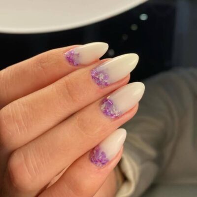 Expertas en uñas esculpidas acrílicas de alta resistencia, garantizando una arquitectura perfecta y durabilidad máxima.